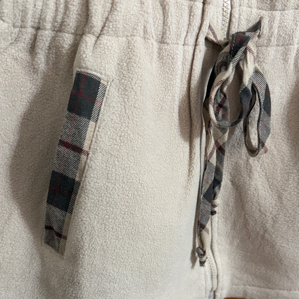 Hem & Thread Cream Zip-Front Drawstring Fleece Vest - Picture 3 of 7